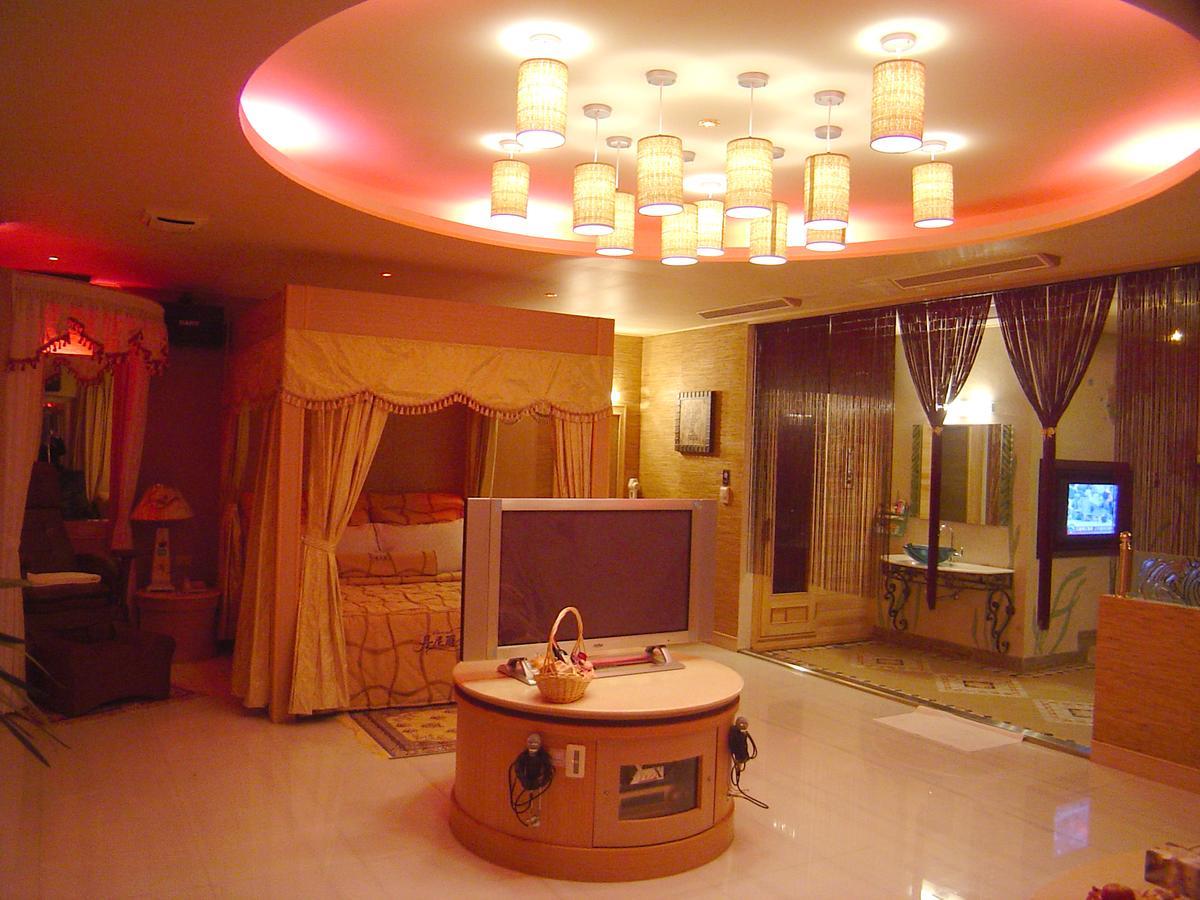 Daniel Spa Motel Pingzhen Buitenkant foto