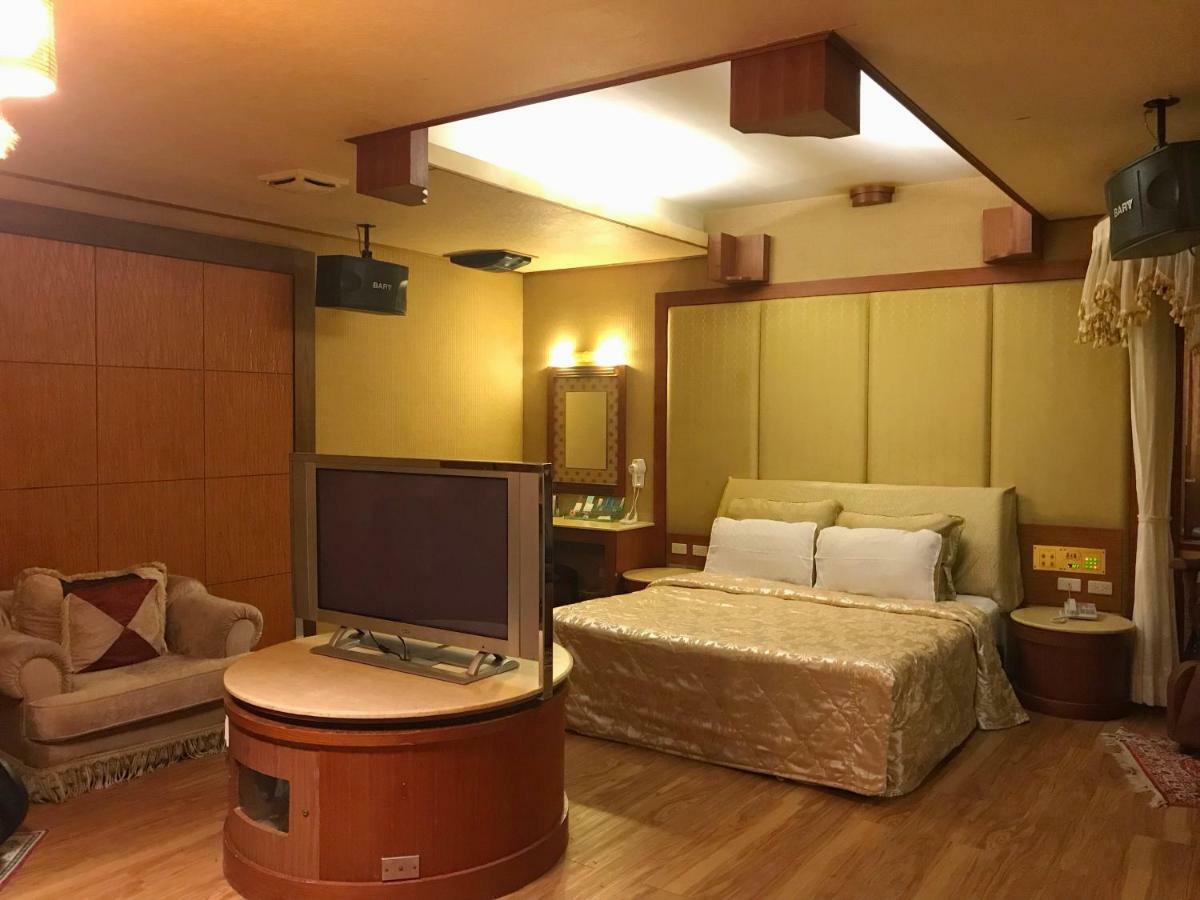 Daniel Spa Motel Pingzhen Buitenkant foto